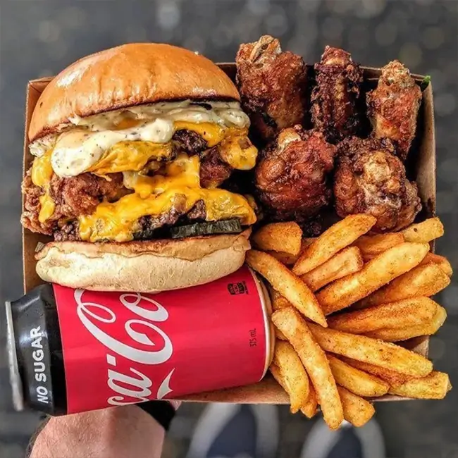 COMBO INDIVIDUAL – 1x Frango Empanado Especial + Refrigerante Lata + 500g Fritas + 500g Frango Crocante